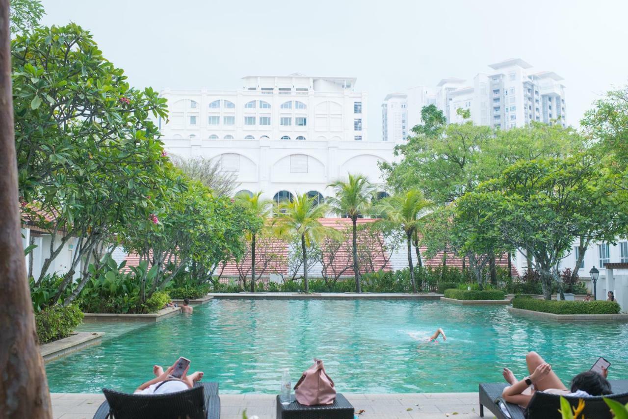 The Suites At Waterside Straits Quay By Plush Bagan Jermal Kültér fotó