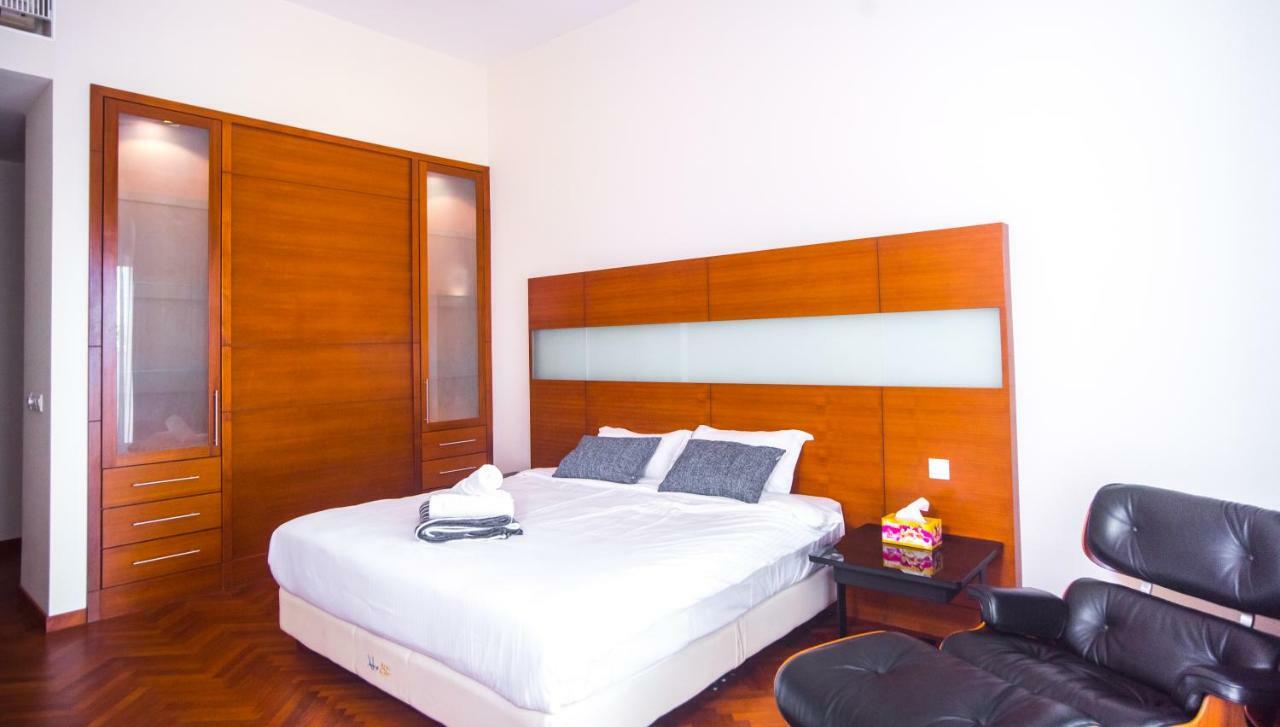 The Suites At Waterside Straits Quay By Plush Bagan Jermal Kültér fotó